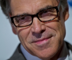 Texas Judge Not Issuing Arrest Warrant for Rick Perry