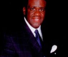 Congregation Votes to Keep Pastor Accused of Allegedly Stealing Nearly $1 Million