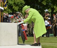 Queen Elizabeth Warns Ebola Crisis Could Divert Attention From Malaria Threat