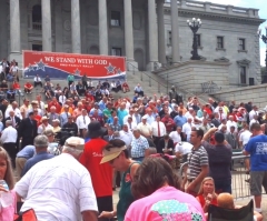 10,000 Stand Up for Religious Freedom, Biblical Morals at SC's 'We Stand with God' Rally