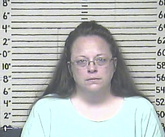 Pat Robertson Says Kim Davis' Arrest Is 'Just the Beginning'