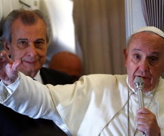 Pope Francis: People Who Report Fake News Are Like Those Who Eat Poop