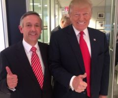 Robert Jeffress: Christian Refugees Should Be Given Preference Over Muslim Refugees