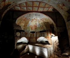 1,600-Y-O Christian Frescoes Unveiled in Roman Catacomb Reveal Move From Paganism to Jesus