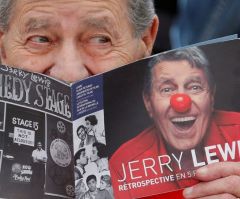 Jerry Lewis, Comedy Legend and MDA Charity Fundraiser, Dies at 91
