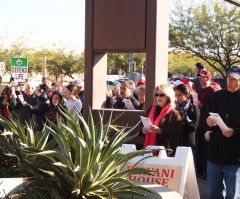 'Peace in the Womb': Pro-Life Activists Sing Christmas Carols Outside Abortion Clinics Nationwide