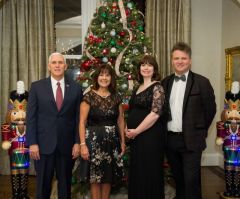 The Gettys Sing Modern Hymns, Traditional Christmas Carols With Mike and Karen Pence