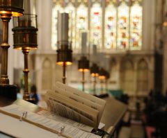'Onward Christian Soldiers' Should Not Be Taken Out of Hymnals, Says Popular Pastor Blogger
