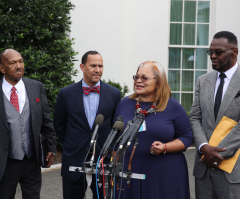 Trump holds meeting with black pastors amid Rep. Cummings, Al Sharpton tirade