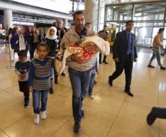 Weekly briefing: Syrians won't be deported, Joshua Harris, Trump meets black pastors
