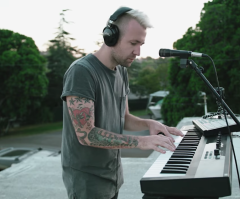‘Hope you continue seeking’: Christian artists react to Hawk Nelson’s Jon Steingard renouncing faith