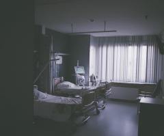 Quadriplegic Texas man dies after hospital stops treatments against wife's wishes