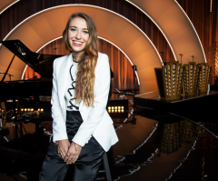 Lauren Daigle learning to ‘rest’ this season, says Christmas is time to refocus on 'hope and joy'