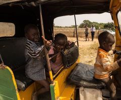 Nigerian Christian group delivers food, money to children left orphaned by jihadist attacks
