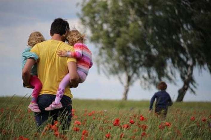 More fathers satisfied with time spent with their kids in pandemic: Pew