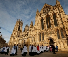 CofE officials investigate clergyman's tweet blasting nationwide clap for Captain Sir Tom Moore