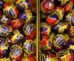 Thousands urge Cadbury to drop ad featuring same-sex kiss ahead of Easter