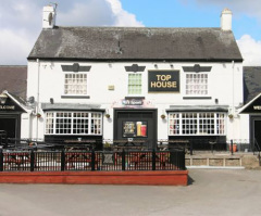 Church fined over $14K for gathering in pub car park