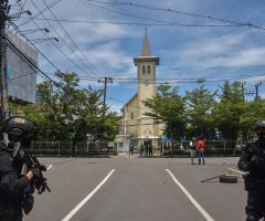 Palm Sunday suicide bombing injures worshipers at Indonesian cathedral