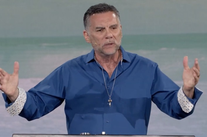 Former mob boss preaches at Greg Laurie's church, encourages healthy fear of eternal damnation 