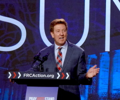 Megachurch leader criticizes pastors afraid to be 'too political': 'It's biblical'