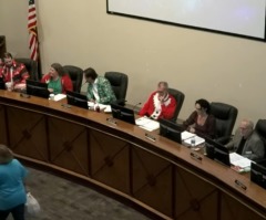 Texas ISDs vote to allow volunteer chaplains to serve in schools