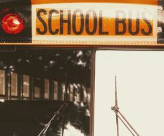 Superintendent clarifies memo telling school bus drivers to remove Christmas displays