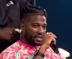 Megachurch Pastor Michael Todd gets haircut, shave during sermon