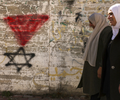 Berlin bans Hamas red triangle used to target Jews, supporters of Israel
