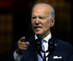 Biden takes Lord's name in vain while snapping at White House reporters