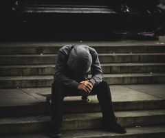 US drops to its lowest ranking in ‘Happiness Report’: Under 30s cite ‘increase in loneliness’