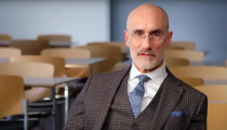 Harvard prof Arthur Brooks says avoiding boredom prevents contemplation, can lead to anxiety, depression