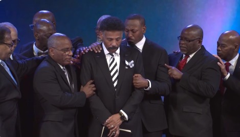 Oak Cliff Bible Fellowship founder Tony Evans is restored to ministry after discipline for undisclosed sin