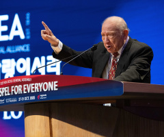 ‘Billy Graham of Asia’ Stephen Tong rebukes hypocritical pastors indulging in sin, refusing to leave the pulpit 