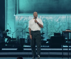 Earl McClellan kicks off Passion 2026 warning against conference highs, points students to Christ alone