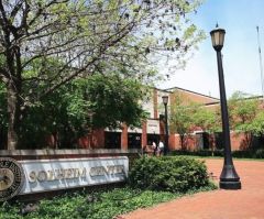 Moody Bible Institute secures settlement allowing student teachers in Chicago schools