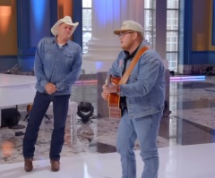 'American Idol' contestant departs from tour as newborn son battles heart issue: 'It's love'