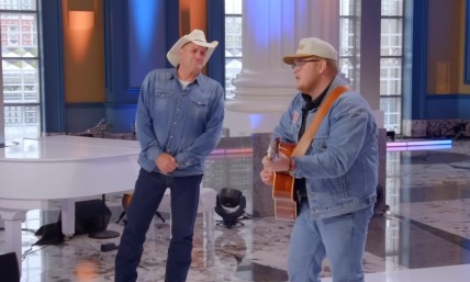 'American Idol' contestant departs from tour as newborn son battles heart issue: 'It's love'
