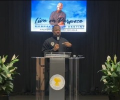 10 people saved after man points gun at pastor during teen's funeral and no one gets hurt