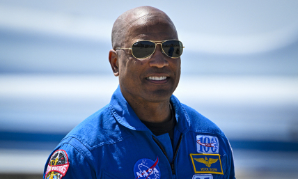 Christian Artemis II pilot Victor Glover reflects on God's creation from space