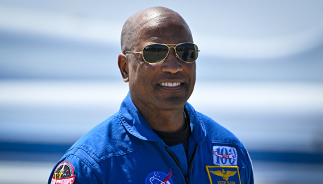 Christian Artemis II pilot Victor Glover reflects on God's creation from space