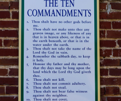 Texas can display Ten Commandments in schools, appeals court rules
