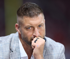 Tim Tebow announces father's death: 'We know exactly where he is ... he's home'