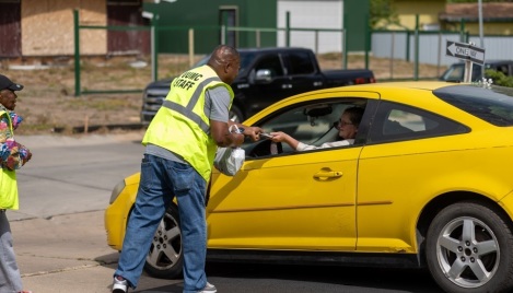 ‘Make the Gospel visible’: Kansas church gives away $4K in free gas cards to commuters