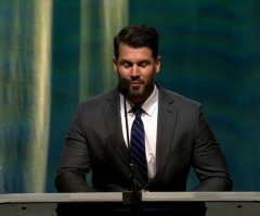 Pastor of Cities Church stormed by anti-ICE protesters leads prayer at SBC Annual Meeting