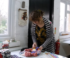 Christian artist removed from her own exhibition for alleged 'hate crime' reaches settlement 