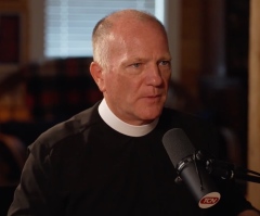 Pastor tells Tucker Carlson why brokenness unlocks the Gospel, offers hope for addicts: 'More than conquerors'