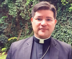 Venezuela bishop released after 5 years in prison, says guards pulled out his toenails