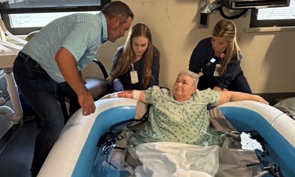 Huntsville Hospital ICU nurses help patient get baptized a week before death
