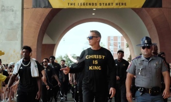 Southern Mississippi football coach wears 'Christ is King' shirt at pregame event